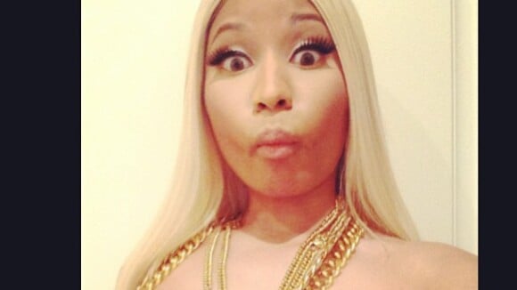 Nicki Minaj (encore) topless sur Instagram : des étoiles plein les yeux
