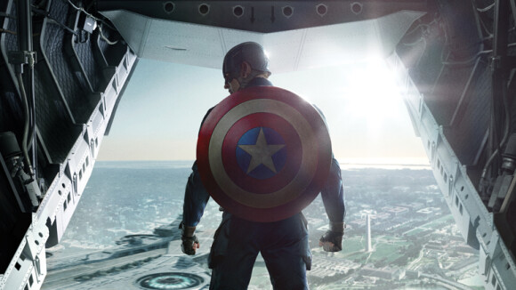 Captain America 2 : Chris Evans en costume sur une nouvelle affiche