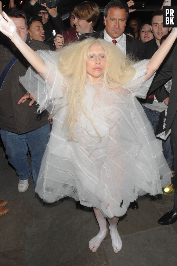 Lady Gaga flippante à Londres