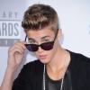 Justin Bieber n'est pas content de son label et l'a fait savoir sur Twitter le 5 novembre 2013