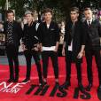 Les membres du groupe One Direction ont dédicacé leur livre à Londres, le 19 novembre 2013