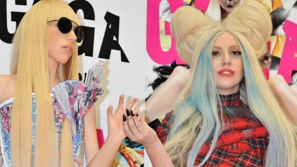 Lady Gaga fière de sa poupée grandeur nature au Japon