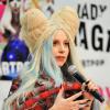 Lady Gaga présente les Gaga Dolls au Japon
