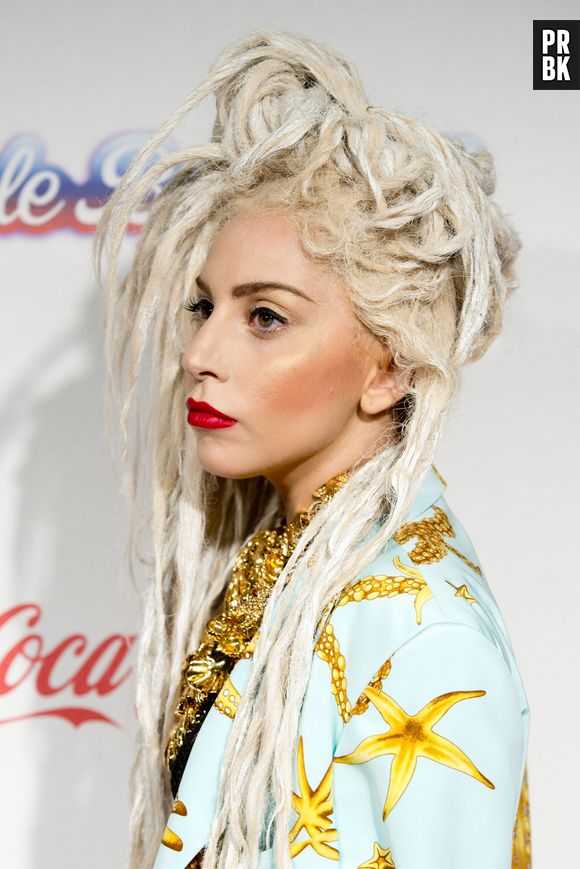 Lady Gaga au Jingle Ball à Londres le 8 décembre 2013