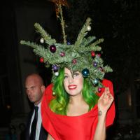 Lady Gaga - Sapin de Noël et dreadlocks : ses coiffures délirantes du week-end