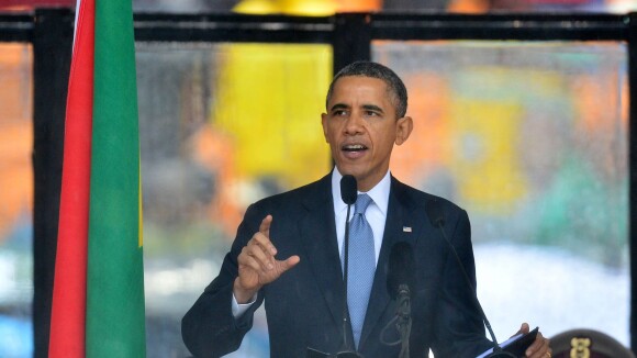 Barack Obama : flagrant délit de selfie à la cérémonie d'hommage à Mandela