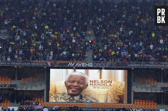 Barack Obama, Bill Clinton, George Bush, Bono... lors de la cérémonie d'hommage à Nelson Mandela, au Stade de Soweto en Afrique du Sud, le 10 décembre 2013
