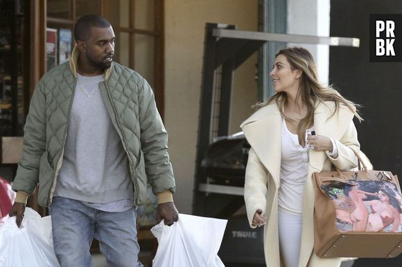 Kim Kardashian : Kanye West lui a offert un sac Hermès avec des hommes nus, à Los Angeles le 26 décembre 2013