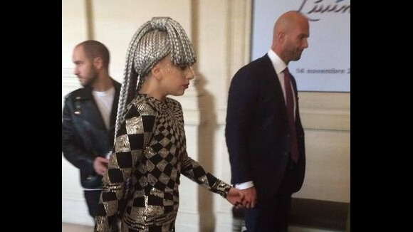 Lady Gaga : visite du Louvre déguisée en arlequin