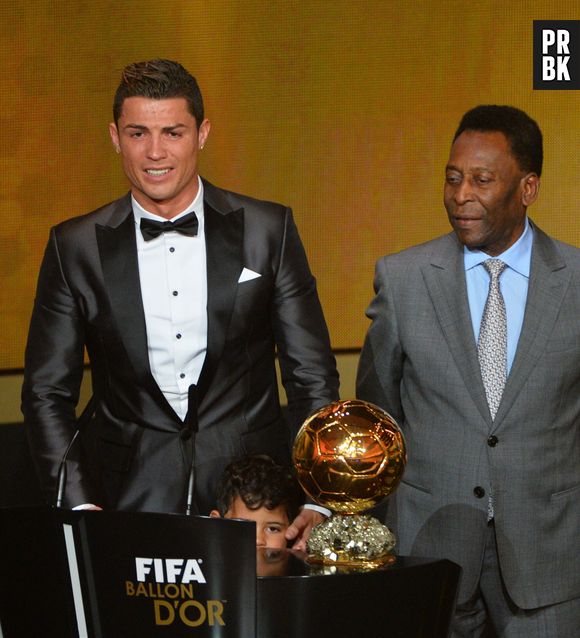 Cristiano Ronaldo : après son Ballon d'OR 2013, CR7 a-t-il enfin perdu la grosse tête ?