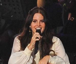 Lana Del Rey : secrètement fiancée à Barrie-James O'Neill ?