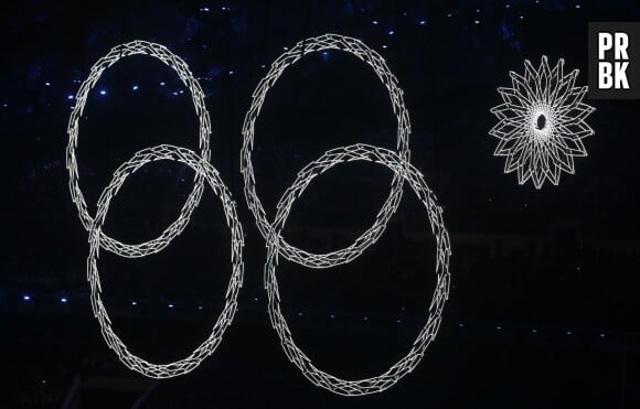 JO Sotchi 2014 : un anneau olympique absent de la cérémonie d'ouverture