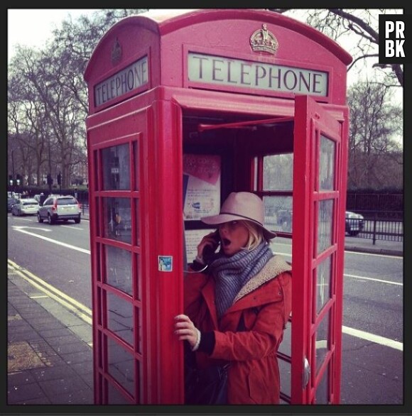 Caroline Receveur joue les touristes à Londres