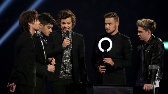 Harry Styles rate un prix au Brit Awards : "Je faisais pipi !"