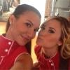 Glee saison 5 : selfie de Naya Rivera et Demi Lovato sur le tournage