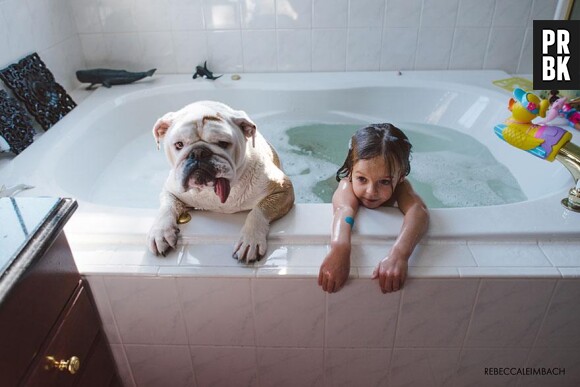 Lola et Harper dans le bain