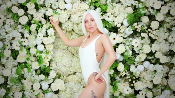 Lady Gaga : G.U.Y., le clip surréaliste où la diva fabrique des hommes