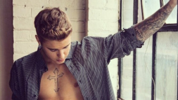 Justin Bieber sexy et torse nu... pour la nouvelle campagne Calvin Klein ?
