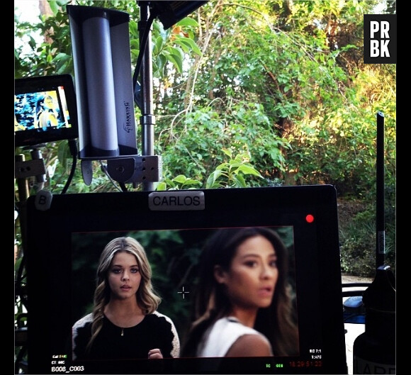 Pretty Little Liars saison 5 : Sasha Pieterse et Shay Mitchell sur le tournage