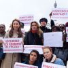 Géraldine Nakache et Léa Seydoux soutiennent le mouvement #BringBackOurGirls, le 13 mai 2014 au Trocadéro