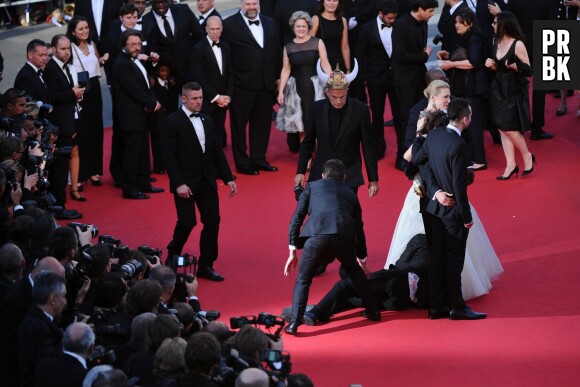America Ferrera : un intrus maîtrisé sur le tapis rouge du Festival de Cannes, le 16 mai 2014