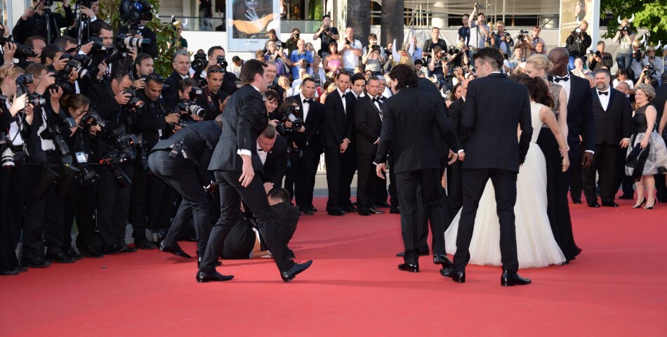  America Ferrera : panique sur le tapis rouge du Festival de Cannes, le 16 mai 2014 
