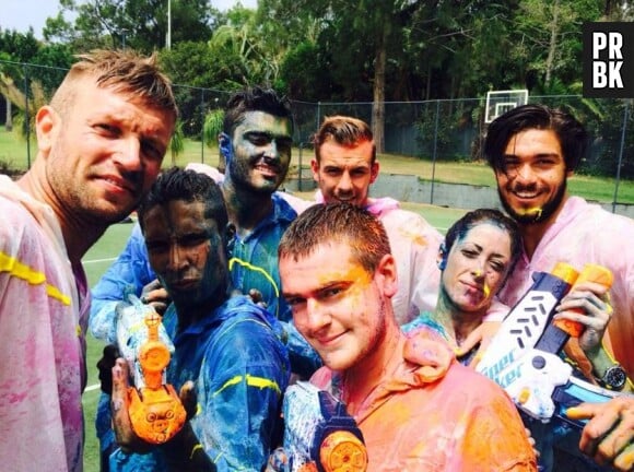 Les Anges 6 : battle de paintball dans la villa en Australie