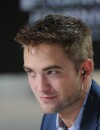  Robert Pattinson sur le plateau du Grand Journal, le 20 mai 2014 &agrave; Cannes 