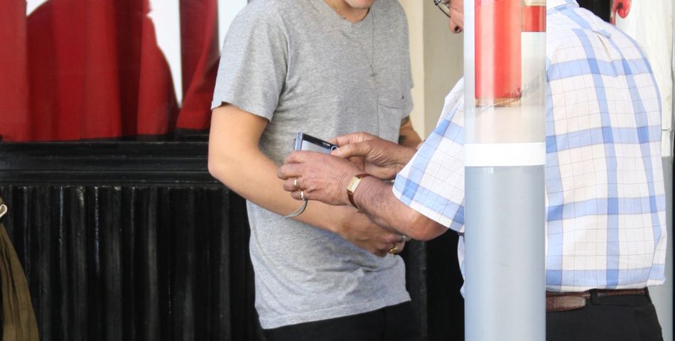  Harry Styles se balade &amp;agrave; Paris, le 21 juin 2014 