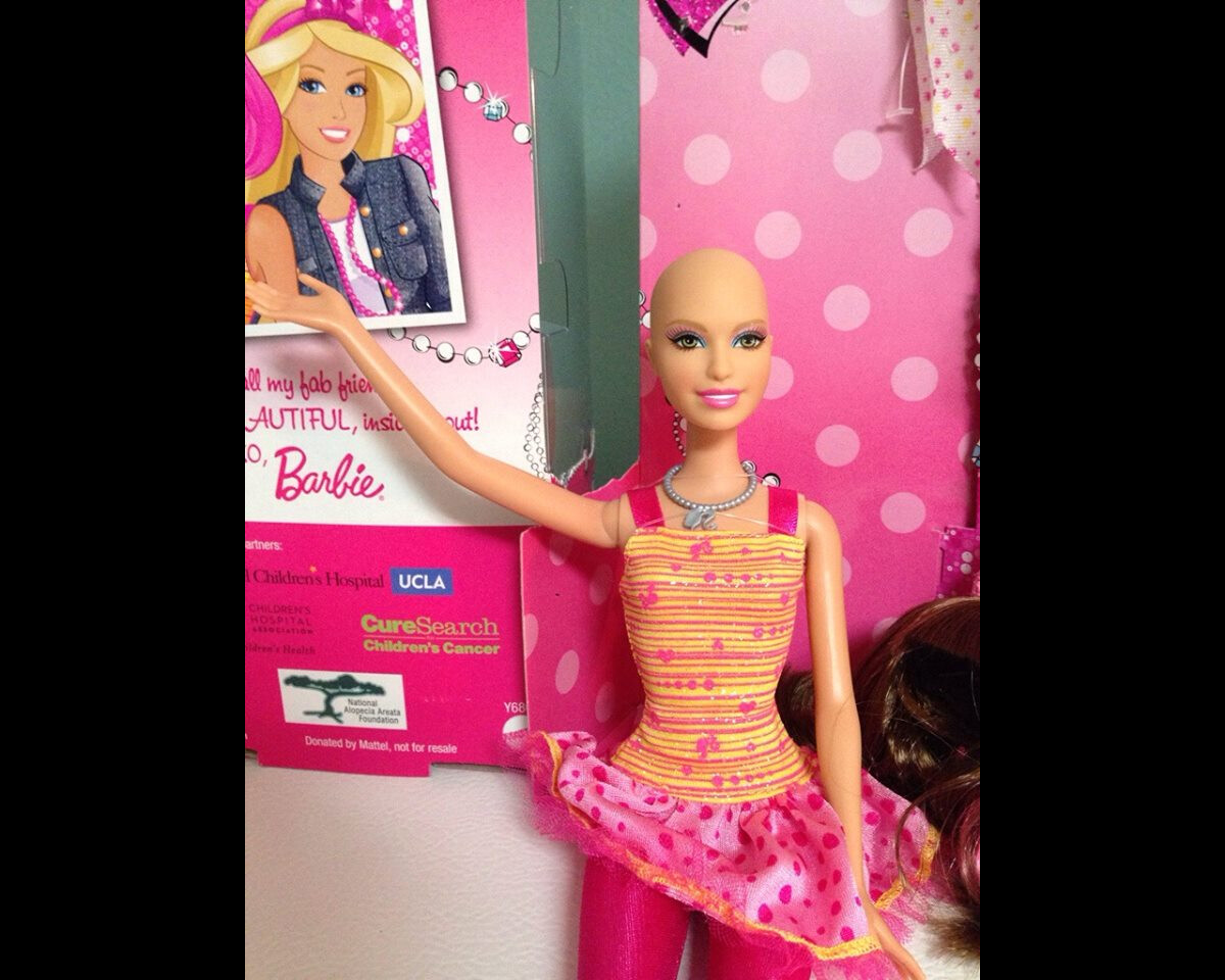 Mattel commercialise une Barbie chauve pour les enfants malades du cancer PureBreak