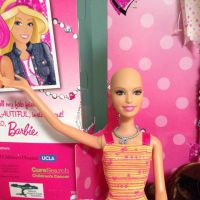 Mattel commercialise une Barbie chauve pour les enfants malades du cancer