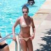 Lea Michele : détente au soleil et à la piscine, le 12 juillet 2014