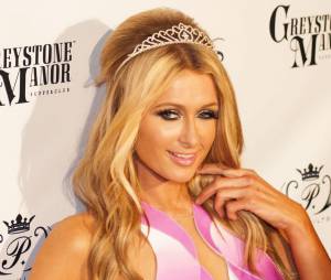 Paris Hilton figure parmi les 50 stars les plus intelligentes sur Twitter selon le TIME