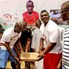 Mamadou Sakho pose la première pierre d'un centre sportif au Sénégal