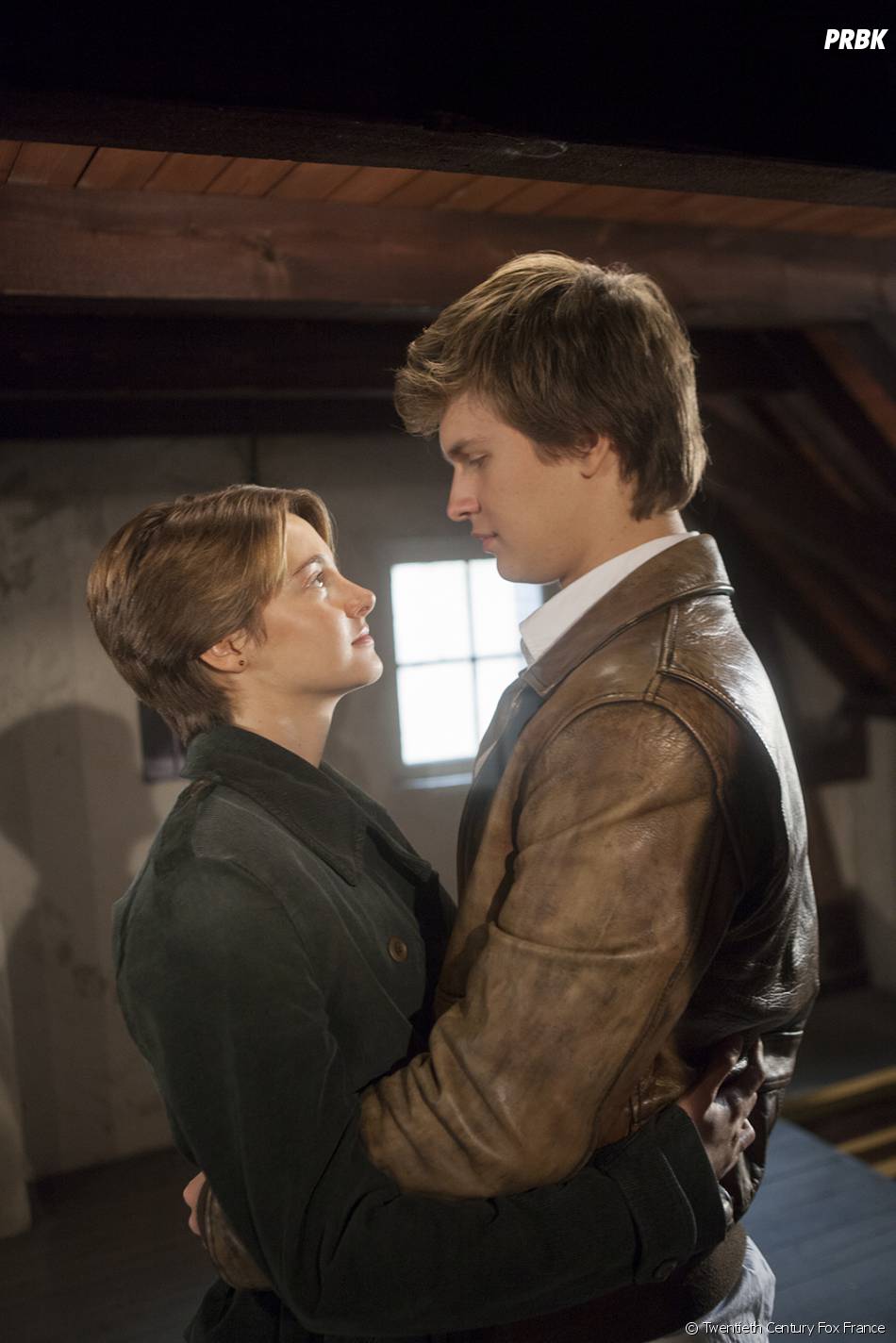 nos-toiles-contraires-shailene-woodley-hazel-et-ansel-elgort-gus