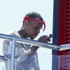 Chris Brown : accro à son téléphone même pendant ses vacances en France