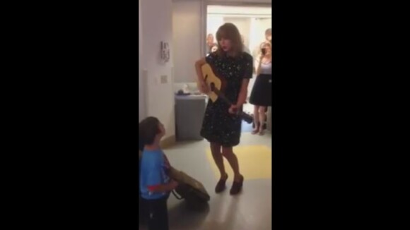 Taylor Swift : rencontre complice avec un enfant atteint d'un cancer