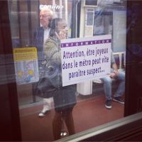 [INSOLITE] Des affiches parodiques et drôles envahissent le métro parisien