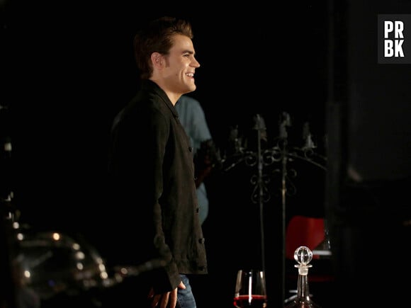 The Vampire Diaries saison 6 : Paul Wesley sur une photo