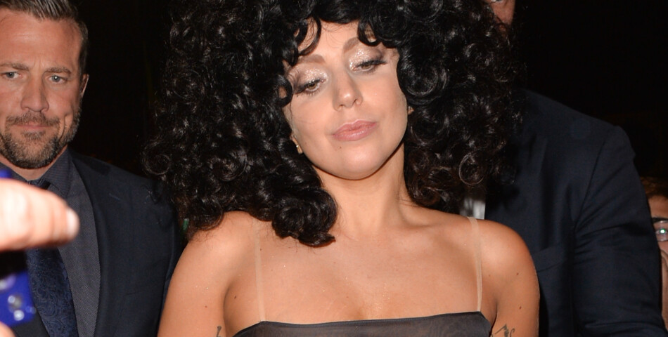  Lady Gaga montre sa poitrine &amp;agrave; Bruxelles le 22 septembre 2014 