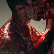 Adam Levine et Behati Prinsloo nus, torrides et sanglants pour le clip d&#039;Animals
