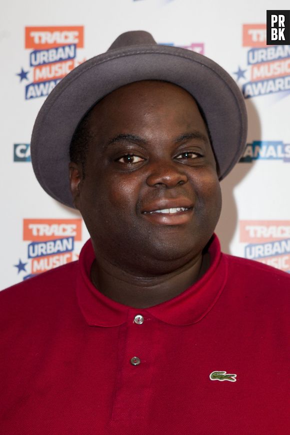 Issa Doumbia, présentateur des Trace Music Awards 2014 avec Clara Morgane