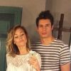 Caroline Receveur et Valentin Lucas prennent la pose pour un selfie