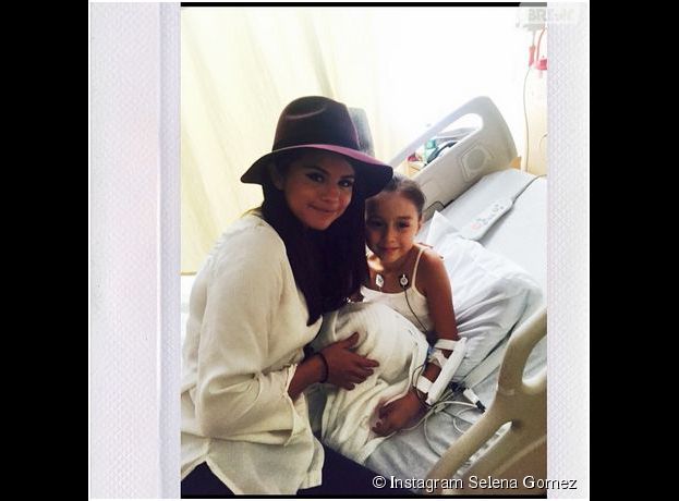 Selena Gomez : visite à une enfant malade, le 8 octobre 2014 à LA
