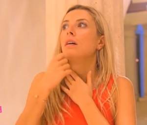 Clara (Mon incroyable fiancé 3) en stress à cause de Cindy