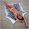  Shay Mitchell prend la pose en bikini sur Instagram 