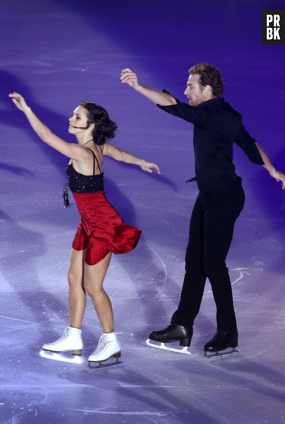 Nathalie Péchalat et Fabian Bourzat sur la glace à Bordeaux le 23 novembre 2014