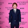 Ed Sheeran sur le tapis rouge du défilé Victoria's Secret, le 2 décembre 2014 à Londres