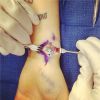 Miley Cyrus à l'hôpital : sa blessure au poignet parodiée sur Instagram