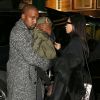 Kim Kardashian et Kanye West protègent North à New York le 21 décembre 2014